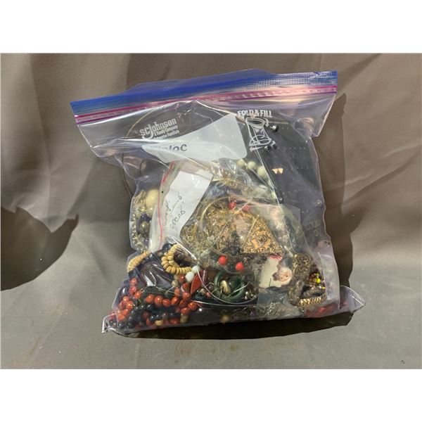 BAG OF ASSORTED JEWELRY