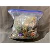 Image 2 : BAG OF ASSORTED JEWELRY
