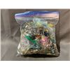 Image 2 : BAG OF ASSORTED JEWELRY