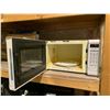 Image 2 : PANASONIC MICROWAVE, SMART DESK LAMP, GLASS KETTLE & FAMILY POOL