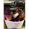 Image 2 : BOX OF PATAK'S ASSORTED INDIAN COOKING SAUCE