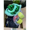 Image 2 : BOX OF ASSORTED HATS, WIGS AND MORE