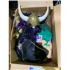 Image 3 : BOX OF ASSORTED HATS, WIGS AND MORE