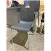 Image 2 : 8 GREY CHAIRS