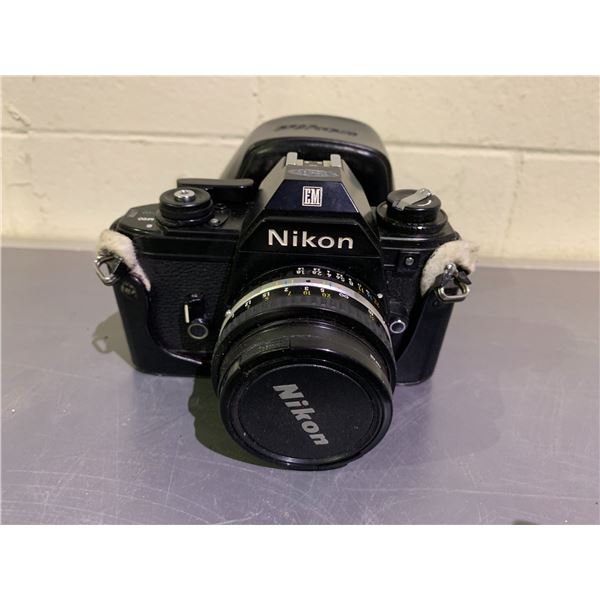 NIKON VINTAGE CAMERA WITH CARRYING CASE