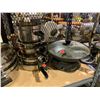 Image 3 : SHELF LOT OF POTS, PANS AND MORE