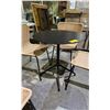 Image 2 : METAL DINING TABLE WITH 4 MATCHING CHAIRS APPROX 27.5" DIAMETER