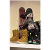 Image 2 : LARGE LOT OF SNOWBOARDING GEAR