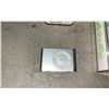 Image 3 : IPOD SHUFFLE 1GB MODEL A1204 (2ND GENERATION) WITH MANUALS,