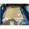 Image 2 : PALLET LOT OF PORCELAIN TILE