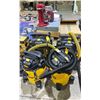 Image 1 : LOT OF 4 DEWALT SHOP VACUUMS *UNKNOWN WORKING CONDITION*