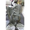 Image 2 : STONE SCULPTURE *BROKEN*