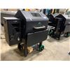 Image 2 : MOBILE GREEN MOUNTAIN LEDGE PRIME SMOKER WITH 27" GRILLING SURFACE WITH TEMPERATURE CONTROL,