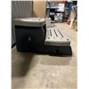 Image 2 : WATERWAY BLACK/BEIGE 32"W PLASTIC JACUZZI STEPS