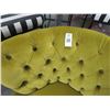 Image 2 : Green Tufted Cloth Chaise