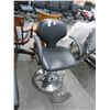 Image 1 : Hydraulic Salon Chair