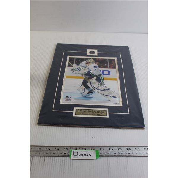 Robert Luongo Vancouver Canucks - 8  x 10  Official NHL Licensed Photo with Canuck's Jersey Metal La