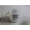 Image 3 : (4) Mugs - 1950s Fire King Peach Lustre D-Handle, Thermoset Tulip, Dice