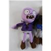 Image 2 : (3) Plants vs Zombies Hanging Plushes