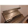 Image 2 : *Vintage Table Saw on Cast Iron Stand - Not Running But Has Motor