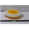 Image 1 : 1.5 Quart Pyrex Sunflower Split Dish w/Glass Lid