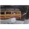 Image 3 : Road Signature 1948 Ford Woody Die Cast