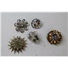 Image 6 : (5) Vintage Brooches