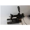 Image 2 : Vintage Singer Electric Sewing Machine