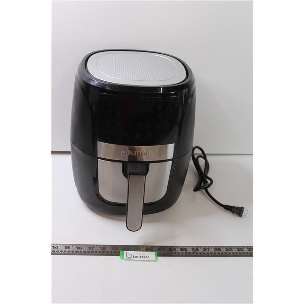 Gourmia Air Fryer 6-Quart Capacity - Turns On