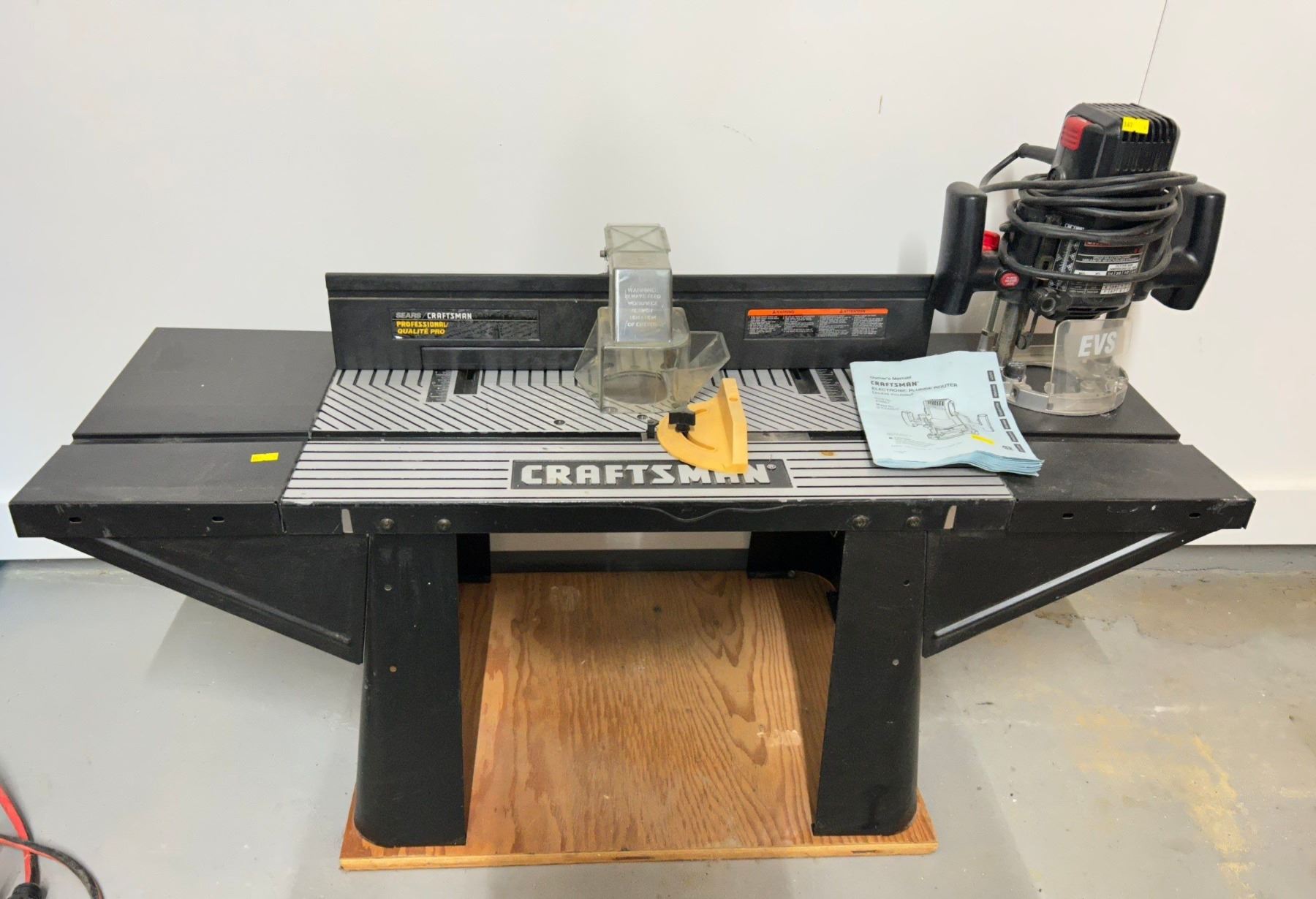 Craftsman Plunge Router Table 16H x 41L x 14D & Craftsman Plunge Router ...