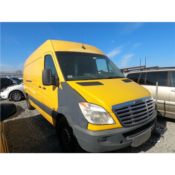 FREIGHTLINER SPRINTER  2013 O/S-TITLE