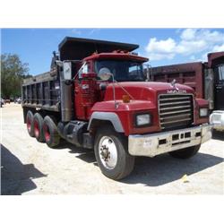 1991 MACK RD690S TRI-AXLE DUMP