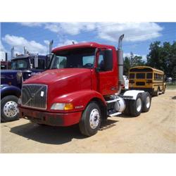 1999 VOLVO TRUCK TRACTOR