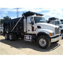 2005 MACK CV713 T/A DUMP