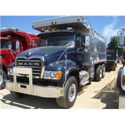 2003 MACK GRANITE CV713 TRI-AXLE DUMP