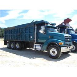 2000 STERLING 9511 TRI-AXLE DUMP
