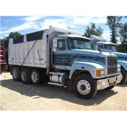 1996 MACK CH613 TRI-AXLE TRUCK TRACTOR
