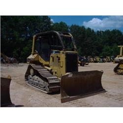 CAT D5M XL CRAWLER TRACTOR
