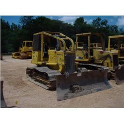 KOMATSU D32P CRAWLER TRACTOR