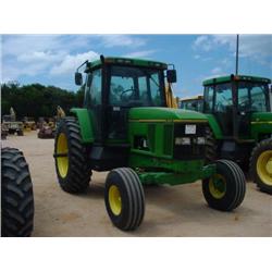 JOHN DEERE 7200 FARM TRACTOR