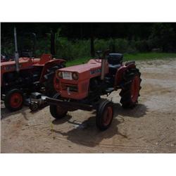 KUBOTA DIESEL FARM TRACTOR
