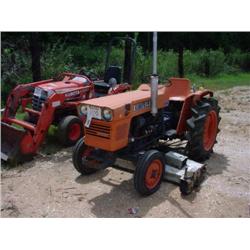 KUBOTS L225 FARM TRACTOR