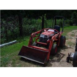 KUBOTA B7300 FARM TRACTOR