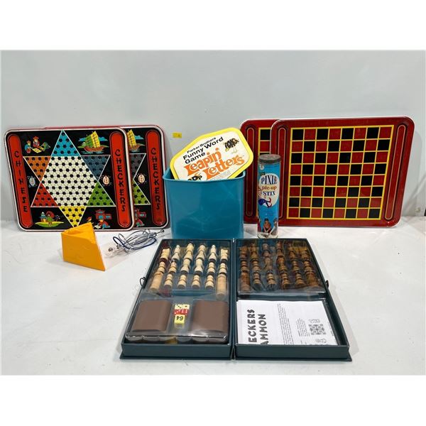 Collection of Vintage Games includes 3 Blind Mice, Chess/Checkers/Backgammon in case and more