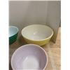 Image 2 : Pyrex bowl set, primary colors