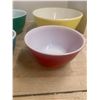 Image 5 : Pyrex bowl set, primary colors