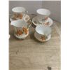Image 4 : Prairie Lily China pieces 4 cups, saucers, cream, sugar, etc