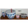 Image 1 : 4 pieces of vintage, oriental designed, hand painted, ceramic pieces