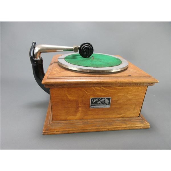 Victor Table Top Crank Record Player- Quarter Sawn Oak- 16.5"W X 9"H X 15.5"D
