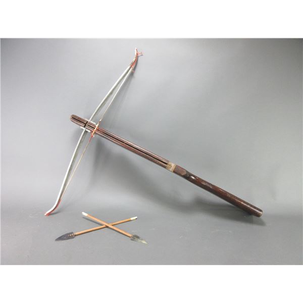 Old Crossbow With 2 Bolts- Modez Style